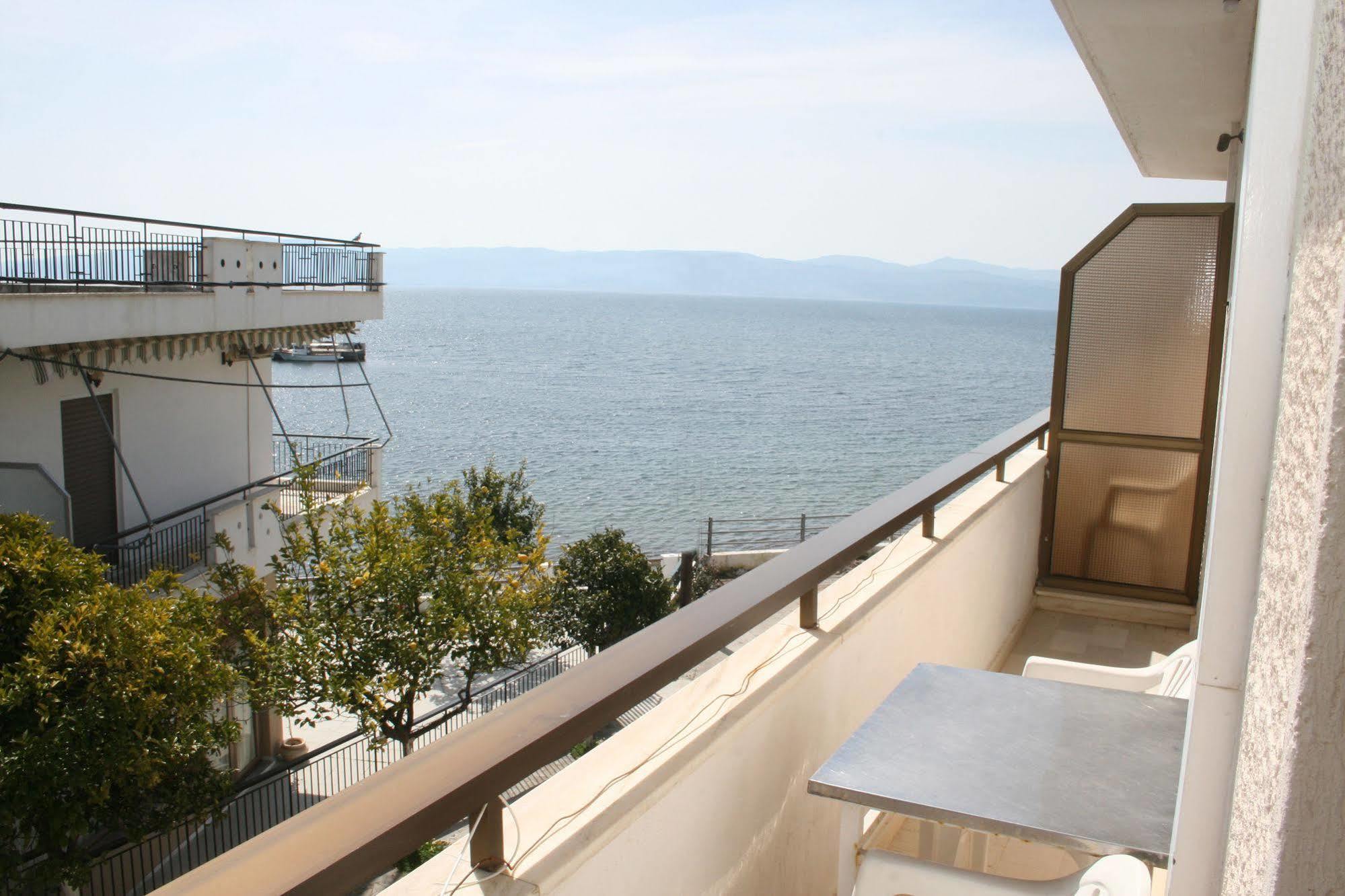 Aparthotel Iliahtides Αμάρυνθος Εξωτερικό φωτογραφία